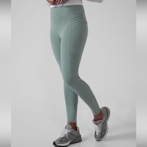 Athleta Delancy Moto tight in minimalistic grey, size small